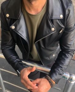 Мужская Демисезонная Кожаная Куртка Косуха Черная – Кожанка с Молнией Набок