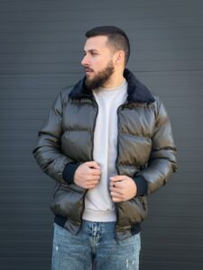 Чоловіча стьобана курточка Кольору Хакі з Манжетами і Хутряним Коміром