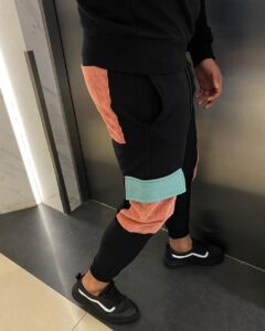 Мужской Черный Спортивный Костюм - Оверсайз с Накладными Карманами и Нашивками (Свитшот + Штаны)