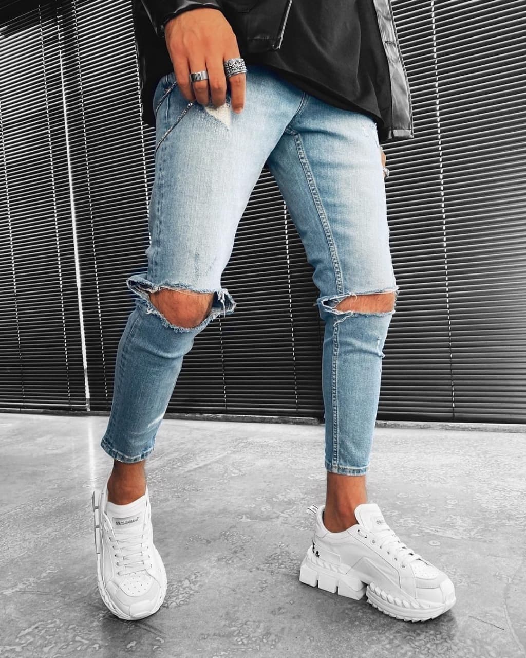 photo_2022-01-22_17-06-50 Мужские Синие Джинсы с Цепью - Узкие с Рваными Коленями и Потертостями