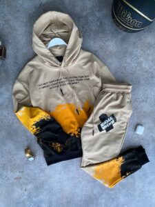Мужской Спортивный Костюм Бежевый Оверсайз – с Принтомами Надписями на Манжетах (Худи + Штаны)