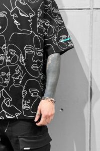 Мужская Черная Футболка - Оверсайз Кроя в Принт Лица с Узором Рисунком