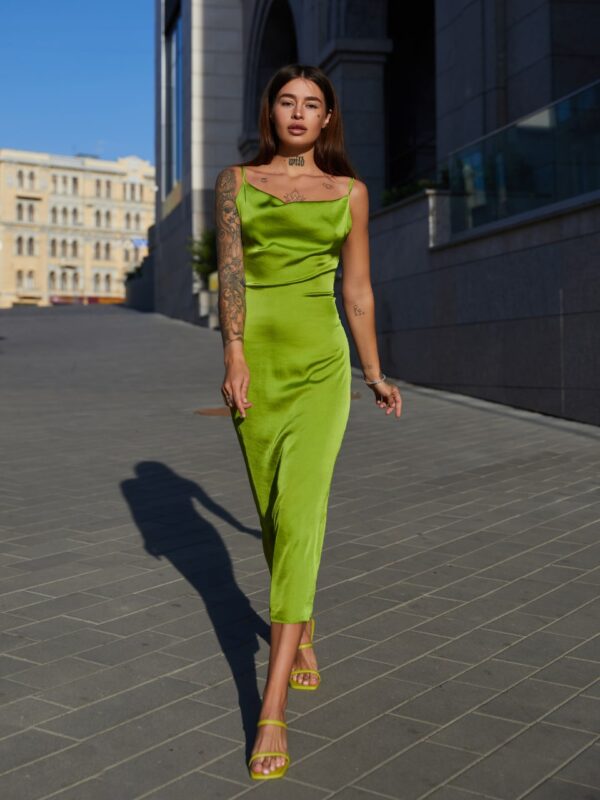Женское Зеленое Шелковое Платье Калипсо - Миди на Тонких Бретелях