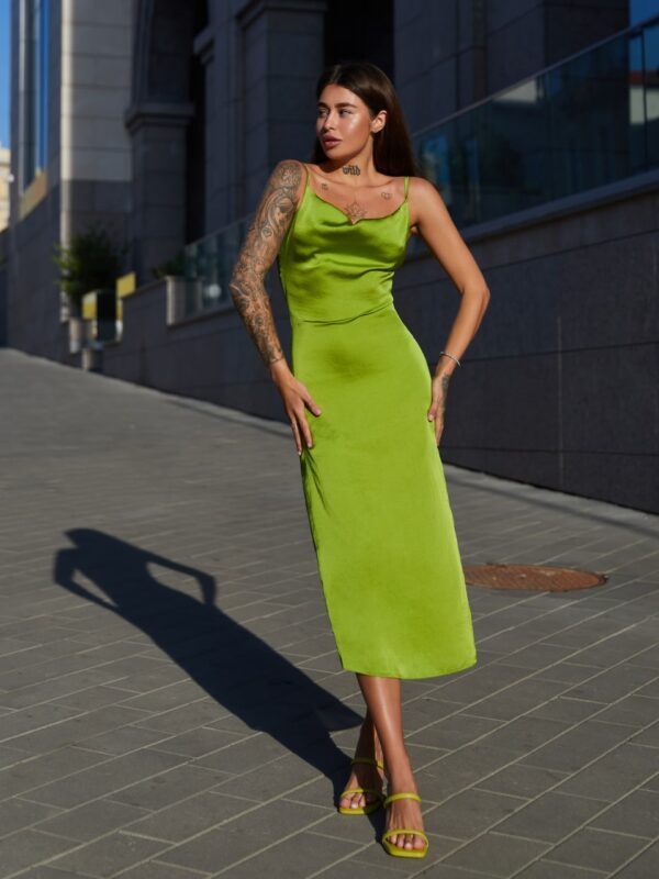 Женское Зеленое Шелковое Платье Калипсо - Миди на Тонких Бретелях