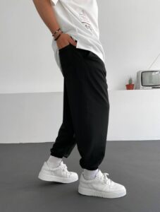 Мужские Объемные Черные Спортивные Штаны - Свободные Легкие с Манжетами