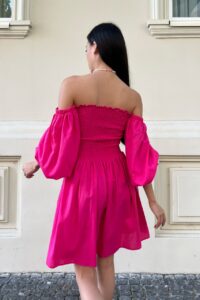 Женское Льняное Малиновое Платье Илона Мини - на Резинке Сверху с Открытыми Плечами и Объемными Рукавами