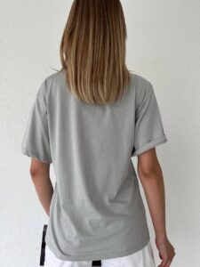 Женская Серая Футболка Оверсайз - Летняя с Удлиненными Рукавами и Надписью Nostalgia