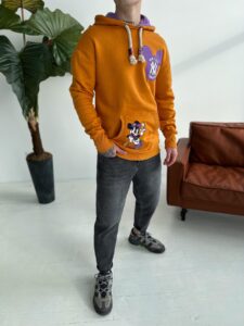 Мужское Оранжевое Худи - Свободного Кроя на Тонком Флисе с Модными Вышивками