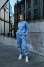 Женский Базовый Голубой Свитшот Оверсайз с Молнией Змейкой на Спине Флис
