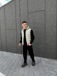Мужская Базовая Мятная Жилетка Демисезонная с Капюшоном