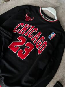 Мужской Черный Спортивный Костюм Chicago Bulls – Чикаго Буллз Коттоновый Оверсайз с Нашивками
