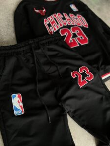Мужской Черный Спортивный Костюм Chicago Bulls – Чикаго Буллз Коттоновый Оверсайз с Нашивками