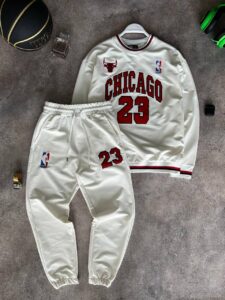 Мужской Белый Спортивный Костюм Chicago Bulls – Чикаго Буллз Коттоновый Оверсайз с Нашивками