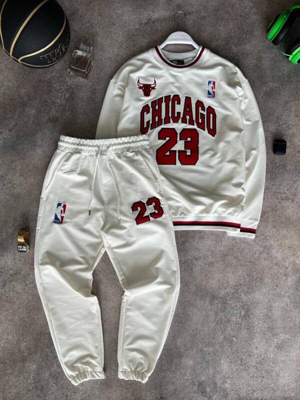 Мужской Белый Спортивный Костюм Chicago Bulls – Чикаго Буллз Коттоновый Оверсайз с Нашивками