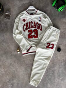 Мужской Белый Спортивный Костюм Chicago Bulls – Чикаго Буллз Коттоновый Оверсайз с Нашивками