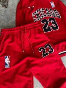Мужской Красный Спортивный Костюм Chicago Bulls – Чикаго Буллз Коттоновый Оверсайз с Нашивками