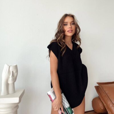 Женский Черный Жилет Вязаный Свободного Кроя с Разрезами по Бокам