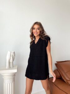 Женский Черный Жилет Вязаный Свободного Кроя с Разрезами по Бокам