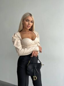 Женский Бежевый Кожаный Топ Бюстье с Фигурным Вырезом Декольте и Объемными Рукавами