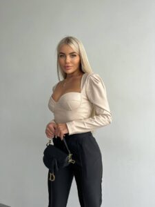 Женский Бежевый Кожаный Топ Бюстье с Фигурным Вырезом Декольте и Объемными Рукавами