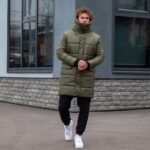 Мужская Длинная Зимняя Куртка Парка Цвета Хаки - Прямого Кроя с Капюшоном и Манжетами