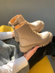 Женские Зимние Ботинки Беживые - Высокие из Натуральной Кожи с Мехом