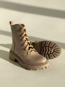 Женские Зимние Ботинки Беживые - Высокие из Натуральной Кожи с Мехом