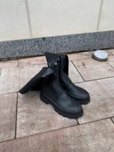 Женские Зимние Черные Сапоги - Высокие из Натурально Кожи с Мехом