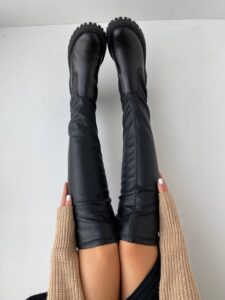 Женские Демисезонные Черные Сапоги Ботфорты - Высокие из Натурально Кожи с Флисом