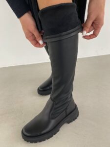 Женские Демисезонные Черные Сапоги Ботфорты - Высокие из Натурально Кожи с Флисом