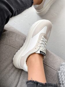 Женские Демисезонные Кроссовки Белые Бежевые из Экозамши Экокожи внутри Текстиль