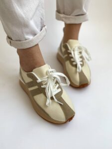 Женские Демисезонные Кроссовки Бежевые из Натуральной Замши Текстиля внутри Текстиль