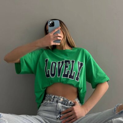 Женская Зеленая Футболка Оверсайз с Принтом Надписью "Lovely"