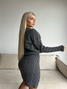 Женский Вязаный Серый Костюм с Рельефным Узором Косичка - Свитер + Юбка Мини