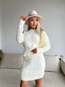 Женский Вязаный Белый Костюм с Рельефным Узором Косичка - Свитер + Юбка Мини