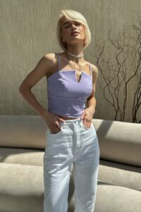 Женский Лиловый Топ Алиот на Тонких Бретелях с Фигурным Вырезом