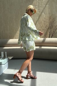 Женский Льняной Летний Белый Костюм Ямайка в Принт - Топ + Рубашка + Шорты