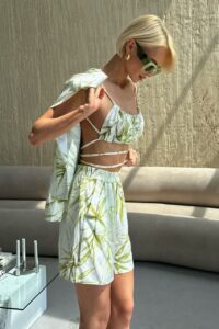 Женский Льняной Летний Белый Костюм Ямайка в Принт - Топ + Рубашка + Шорты