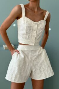 Женский Летний Белый Костюм Комплект Бали - Топ на Пуговицах + Шорты с Высокой Посадкой