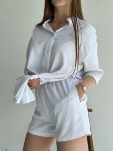 Женский Летний Белый Костюм Свободного Кроя - Рубашка с Укороченными Рукавами + Шорты на Резинке