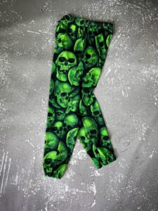 Мужские Принтованные Зеленые Спортивные Штаны с Черепами - Свободные Спортивки с Манжетами на Резинках