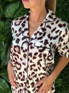 Женская Шелковая Леопардовая Пижама с Черным Кантом - Ночной Комплект Рубашка и Шорты