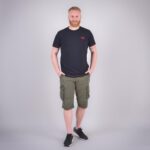 Мужская Черная Футболка с Красными Швами и Принтом Вышивкой