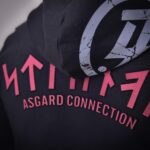 Мужская Черная Толстовка Худи на Молнии с Капюшоном и Принтом Рунами на Спине
