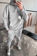 Мужской Свободный Серый Спортивный Костюм Трехнитка с Надписью (Худи + Джоггеры)