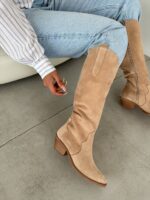 Женские Демисезонные Бежевые Сапоги Казаки - Высокие Замшевые на Байке