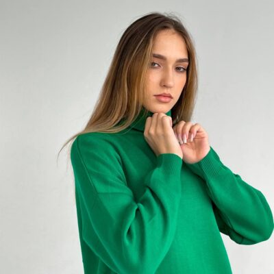 Женский Удлиненный Зеленый Свитер - Базовый Однотонный с Воротником под Горло