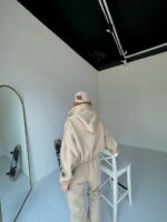 Женский Теплый Бежевый Спортивный Костюм Оверсайз на Флисе - Кофта на Молнии с Капюшоном + Штаны Джоггеры