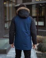 Мужская Зимняя Черно-Синяя Куртка Парка с Отстегивающимся Мехом на Капюшоне и Манжетами на Липучках