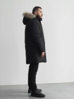 Мужская Удлиненная Зимняя Черная Куртка Водоотталкивающая с Мехом на Капюшоне